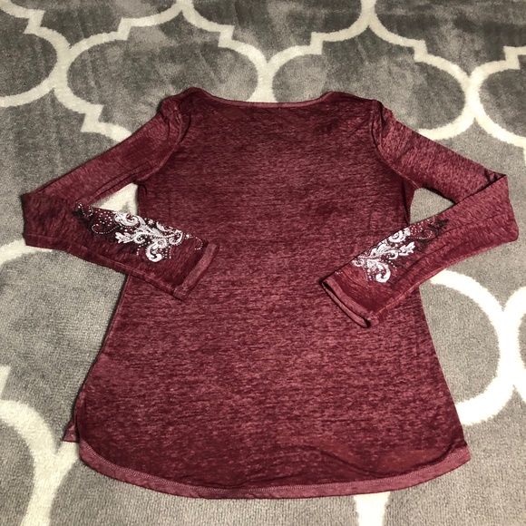 Maurices Shirt Womens Medium Maroon Embellished Burnout Long Sleeve Top - Picture 9 of 10